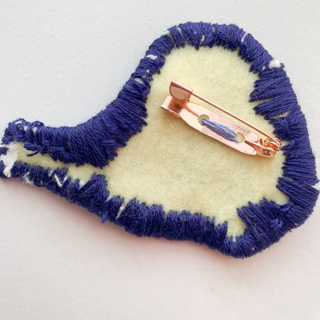 上昇志向の青い鳥 ブローチ