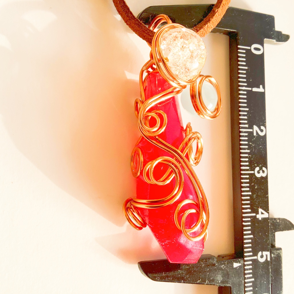 宝石のカケラペンダント レッド