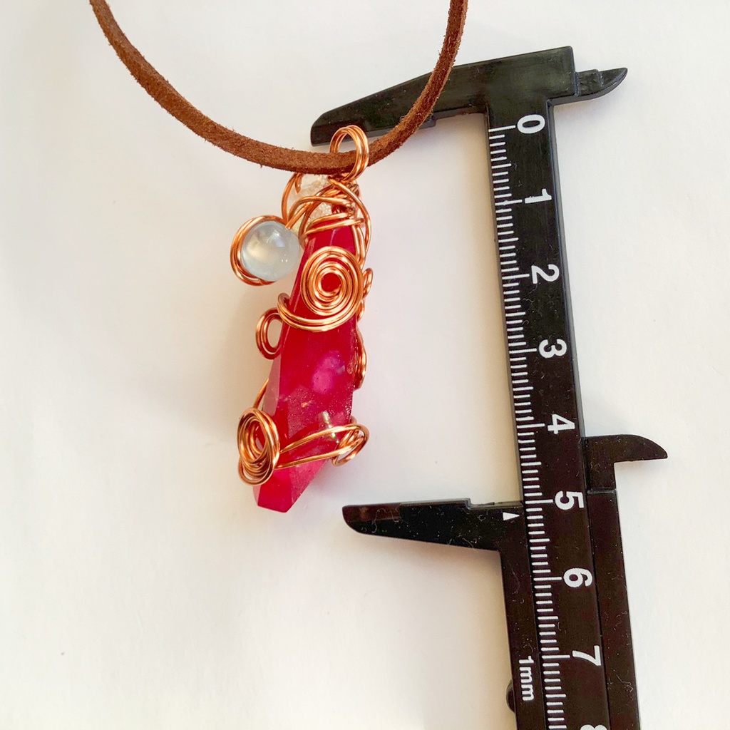 宝石のカケラペンダント レッド