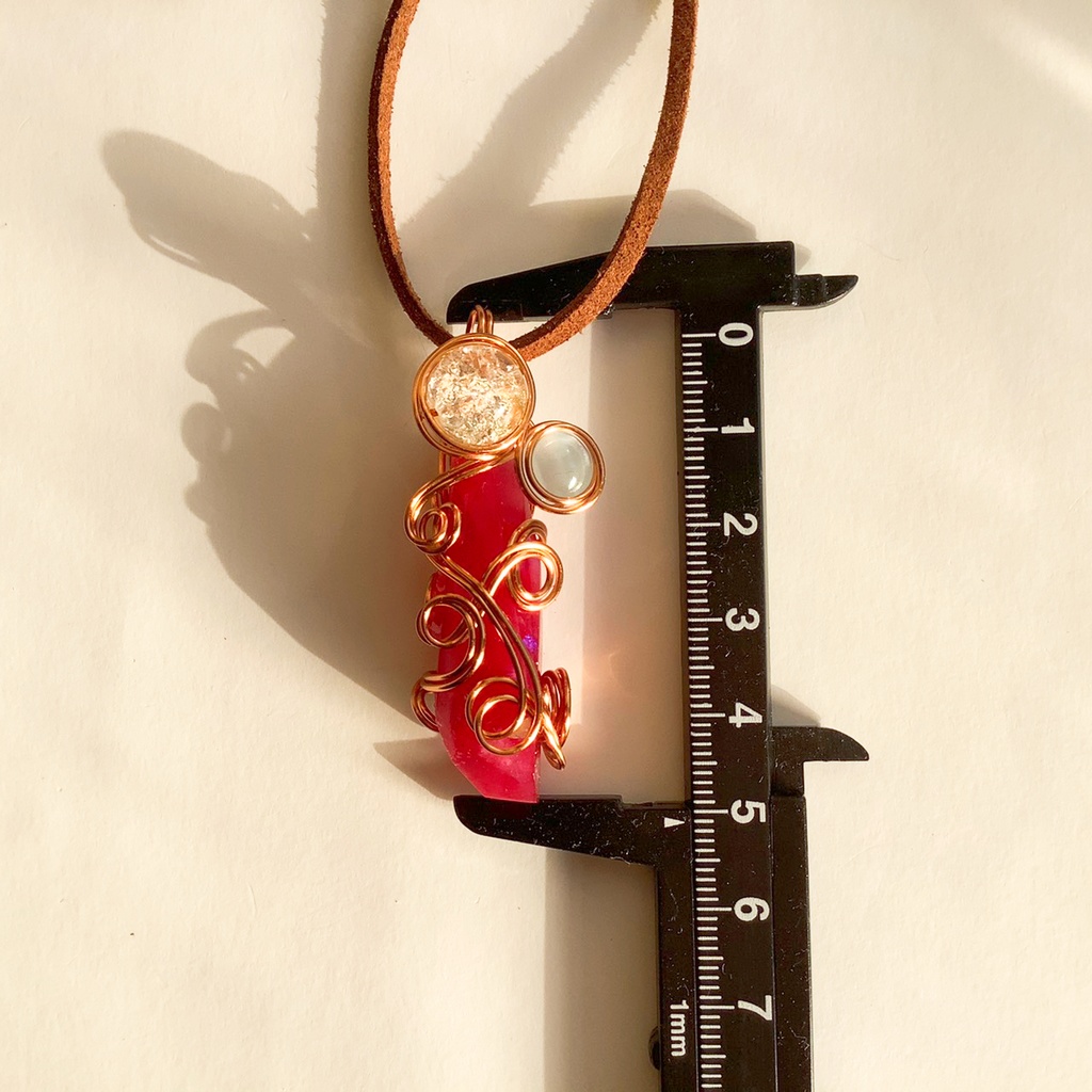 宝石のカケラペンダント レッド