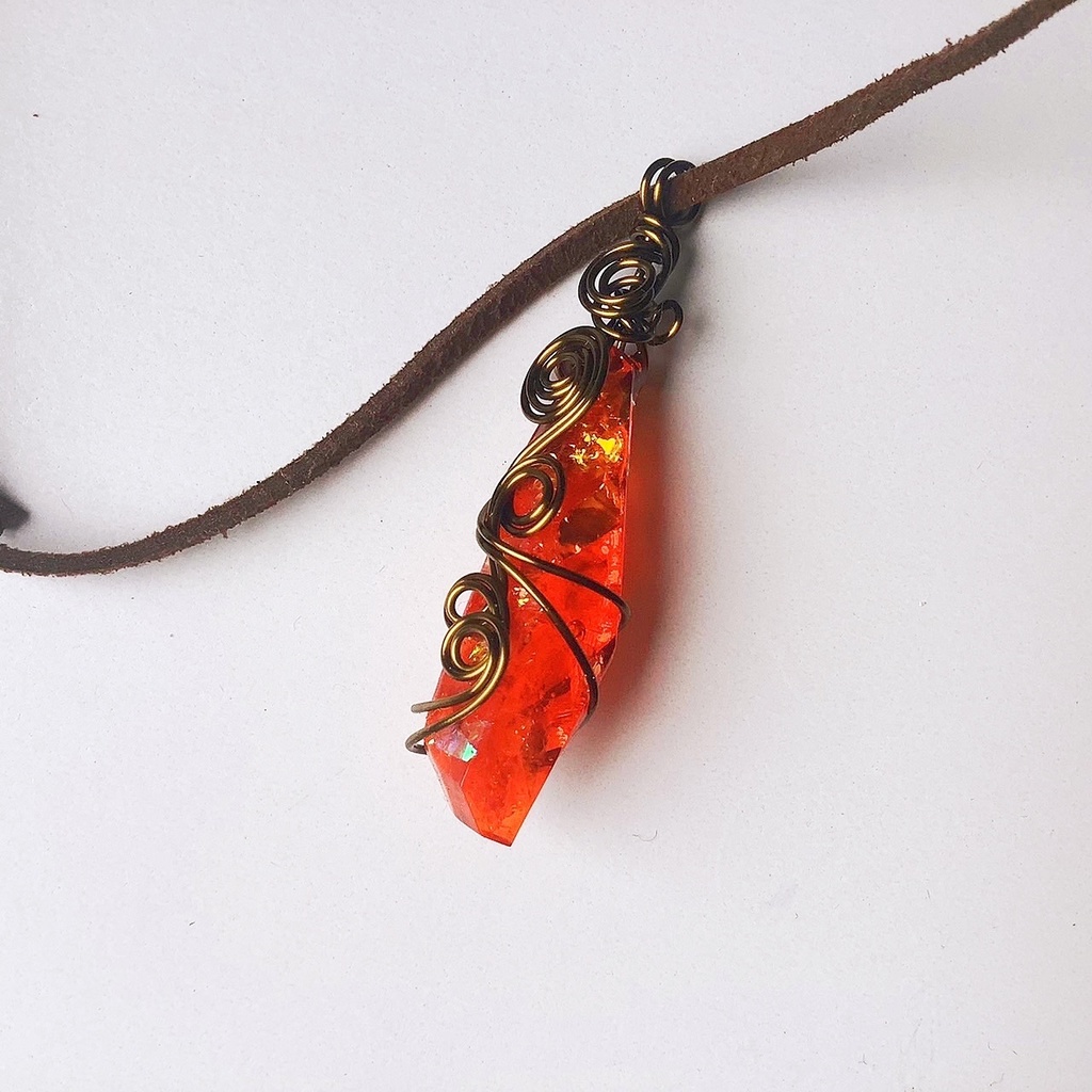 宝石のカケラペンダント オレンジ