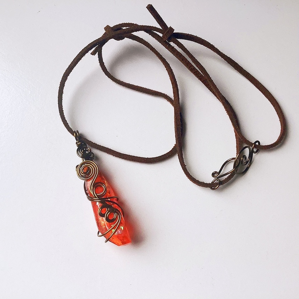 宝石のカケラペンダント オレンジ