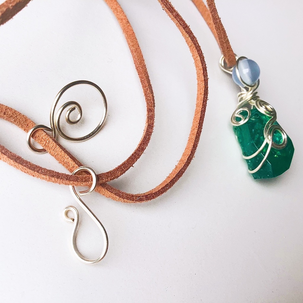 宝石のカケラペンダント ちびグリーン