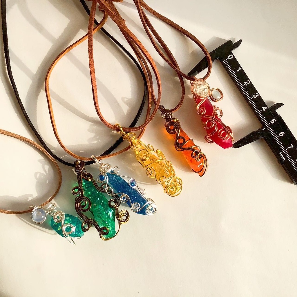 宝石のカケラペンダント ちびグリーン