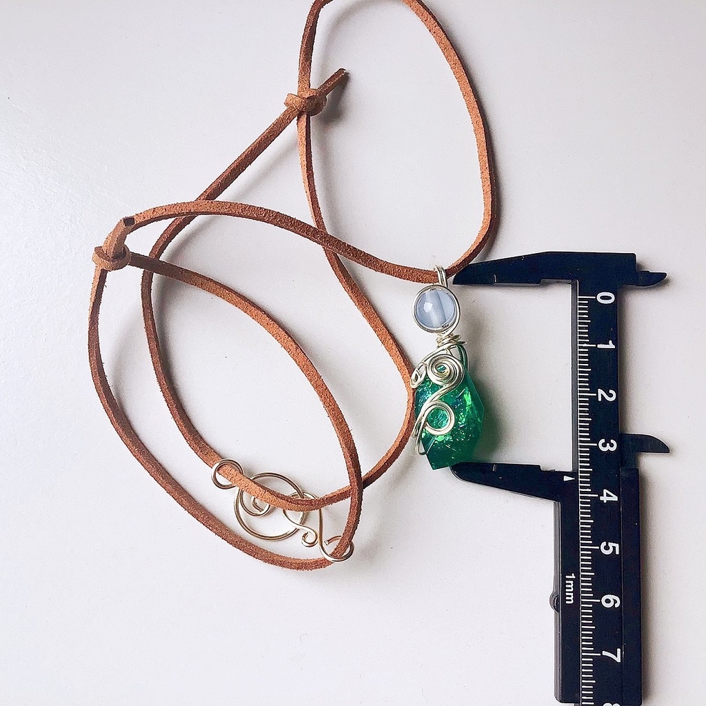 宝石のカケラペンダント ちびグリーン