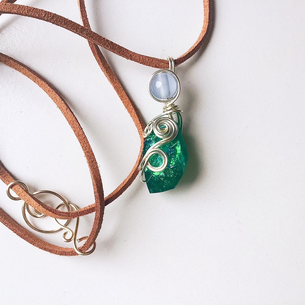 宝石のカケラペンダント ちびグリーン