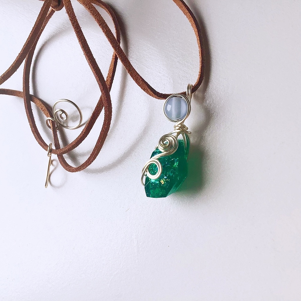 宝石のカケラペンダント ちびグリーン