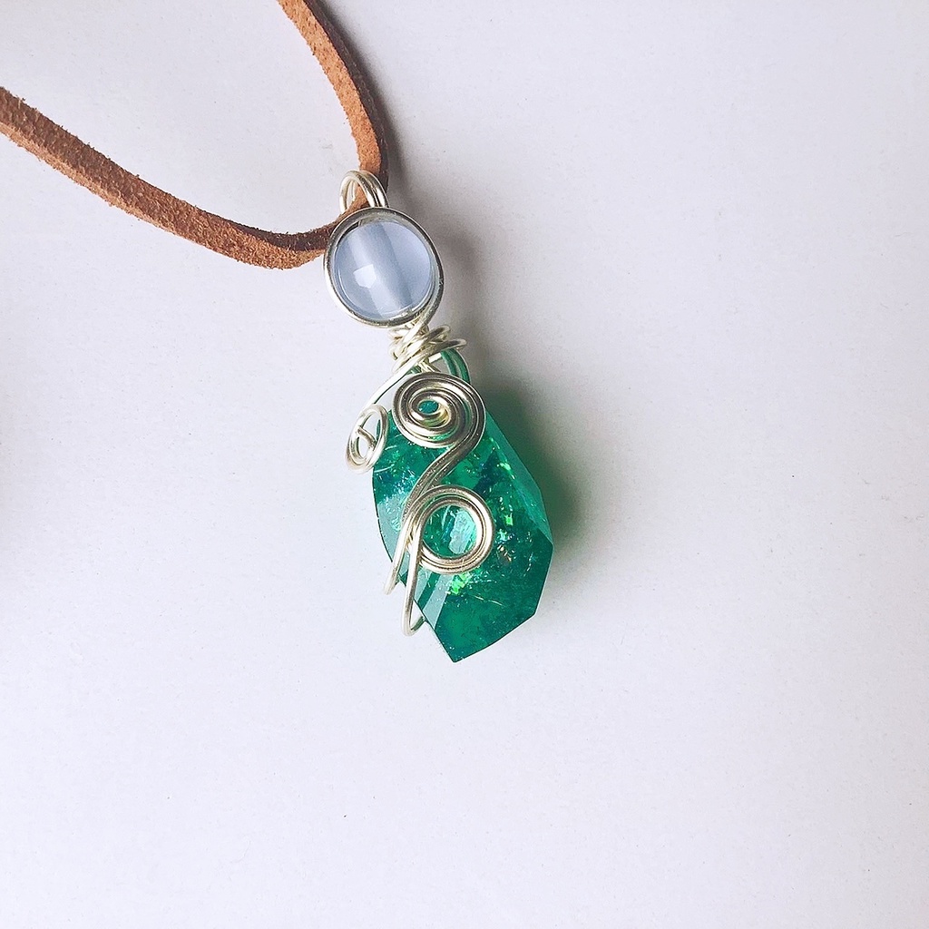 宝石のカケラペンダント ちびグリーン