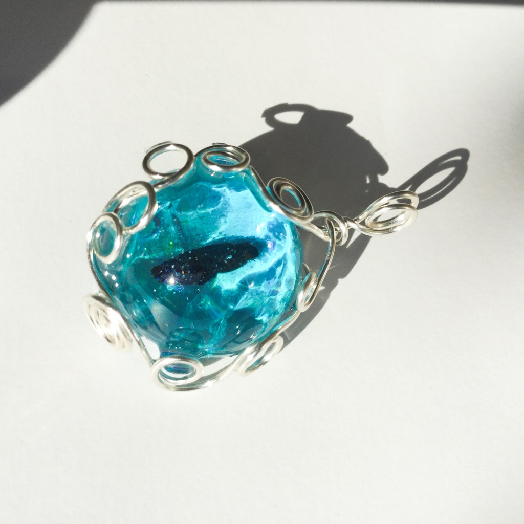 ドラゴンアイのペンダント ウォーターブルー