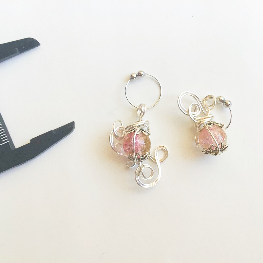 ピンクと黄緑のバイカラーイヤリング