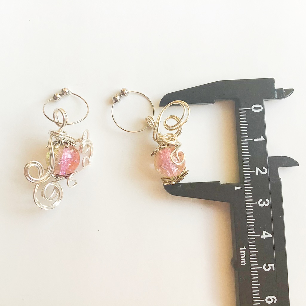 ピンクと黄緑のバイカラーイヤリング