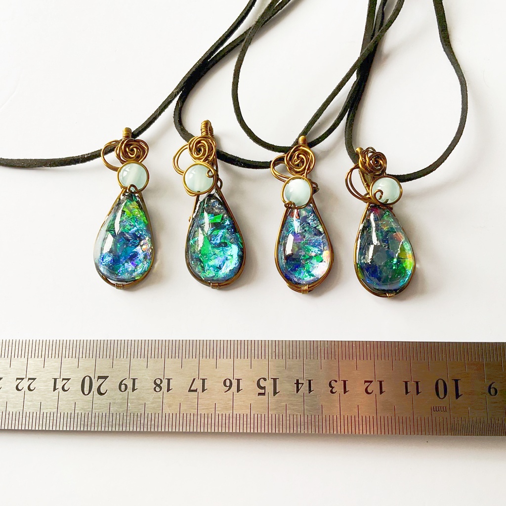 魔女のペンダント シンプルグリーン