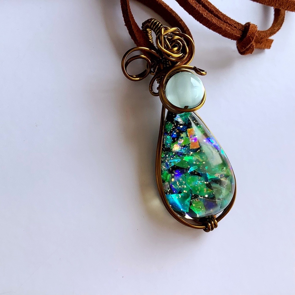 魔女のペンダント シンプルグリーン