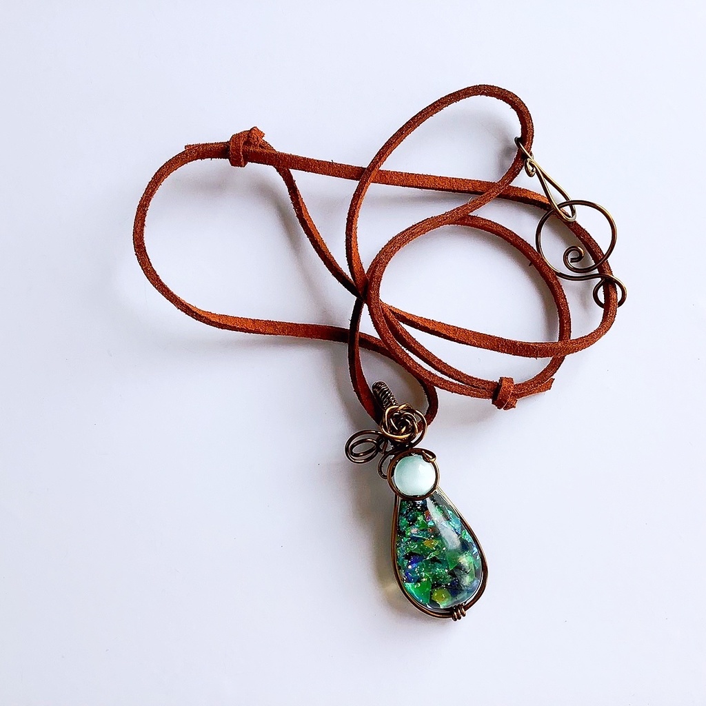 魔女のペンダント シンプルグリーン