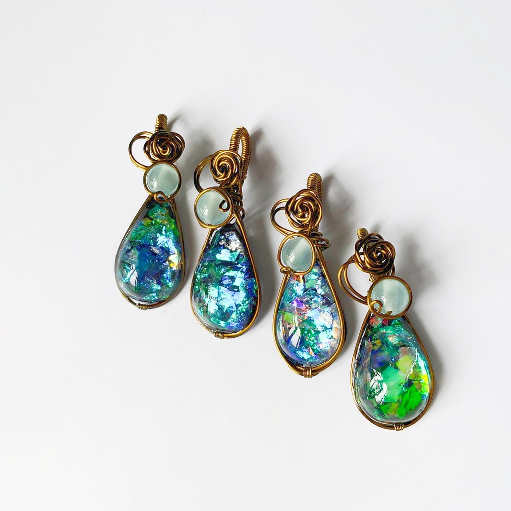 魔女のペンダント シンプルグリーン