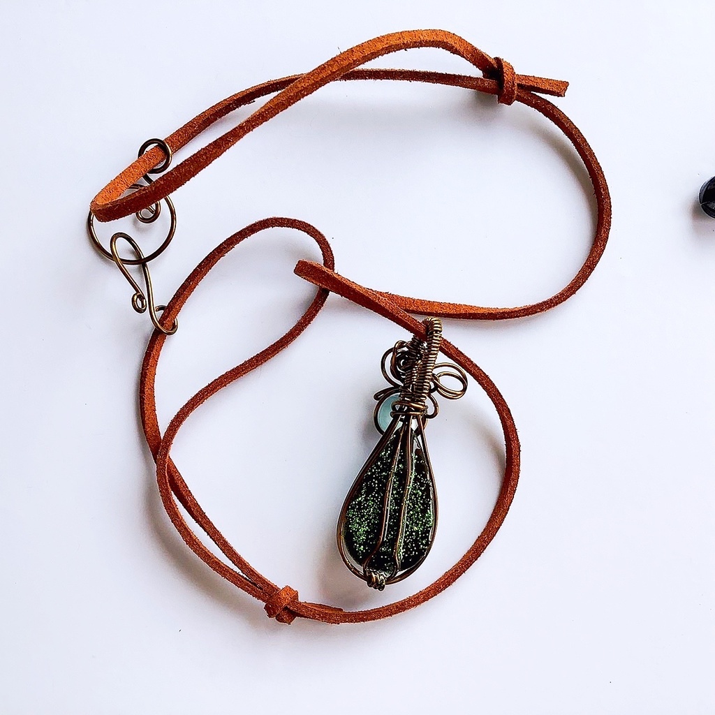 魔女のペンダント シンプルグリーン