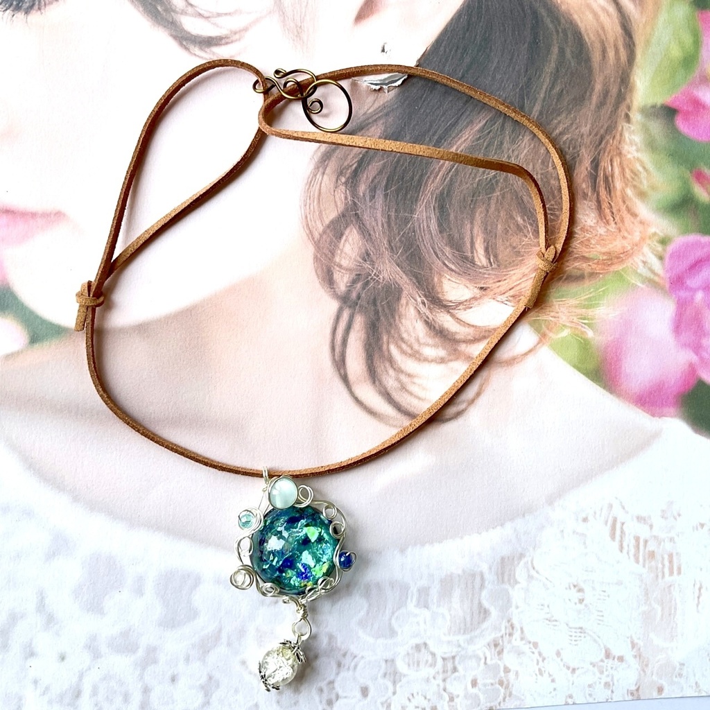 魔女のペンダント グリーン