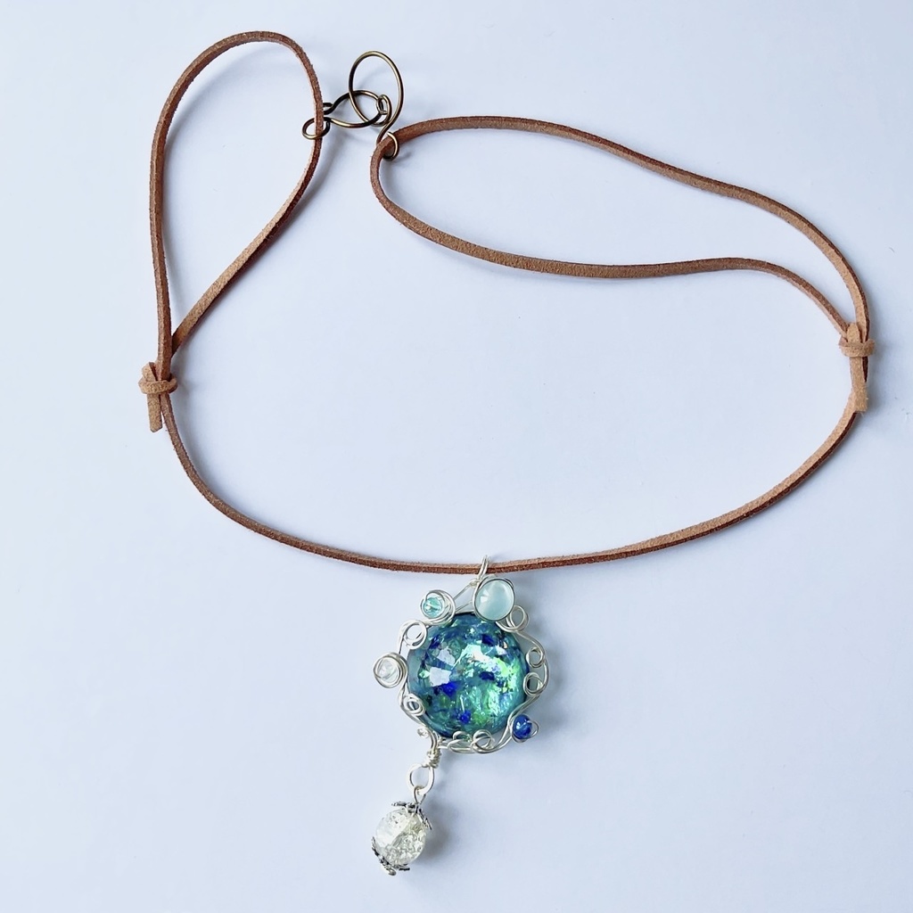 魔女のペンダント グリーン