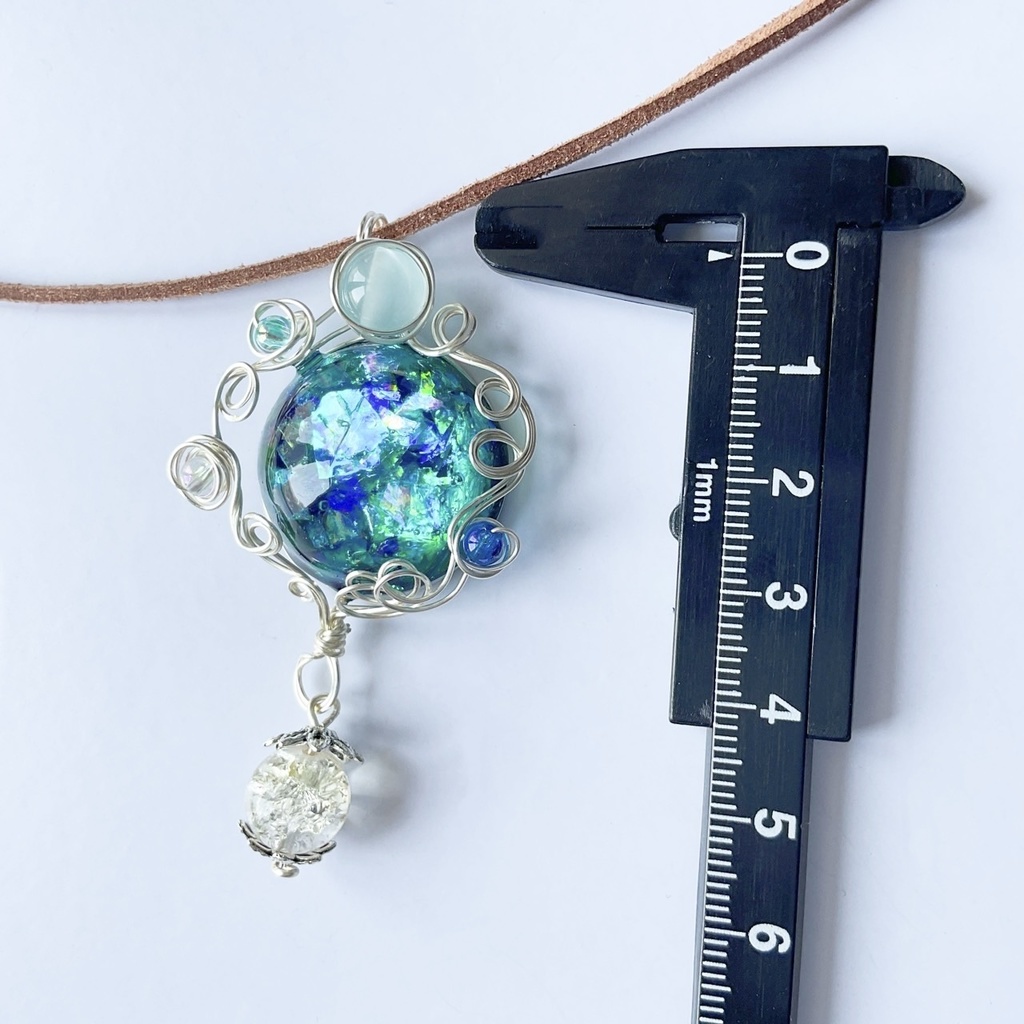 魔女のペンダント グリーン