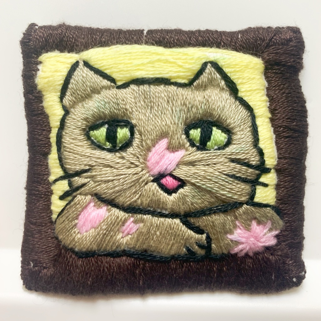 お花見キャットブローチ