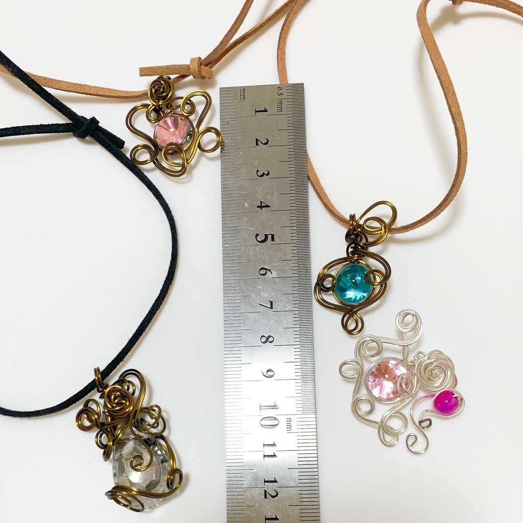 ワイヤーペンダントチャーム