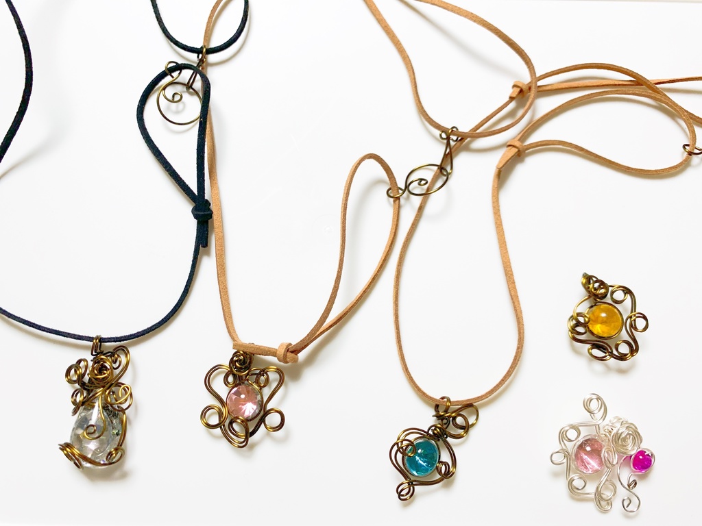 ワイヤーペンダントチャーム