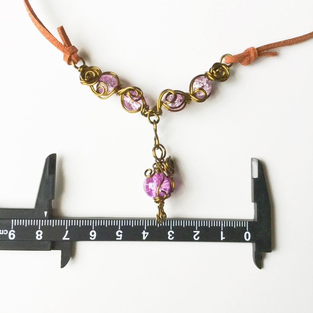 クラックビーズとワイヤーのネックレス