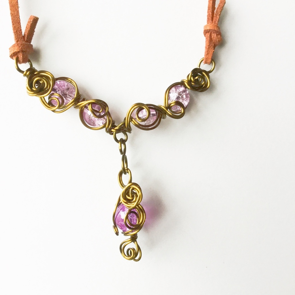 クラックビーズとワイヤーのネックレス