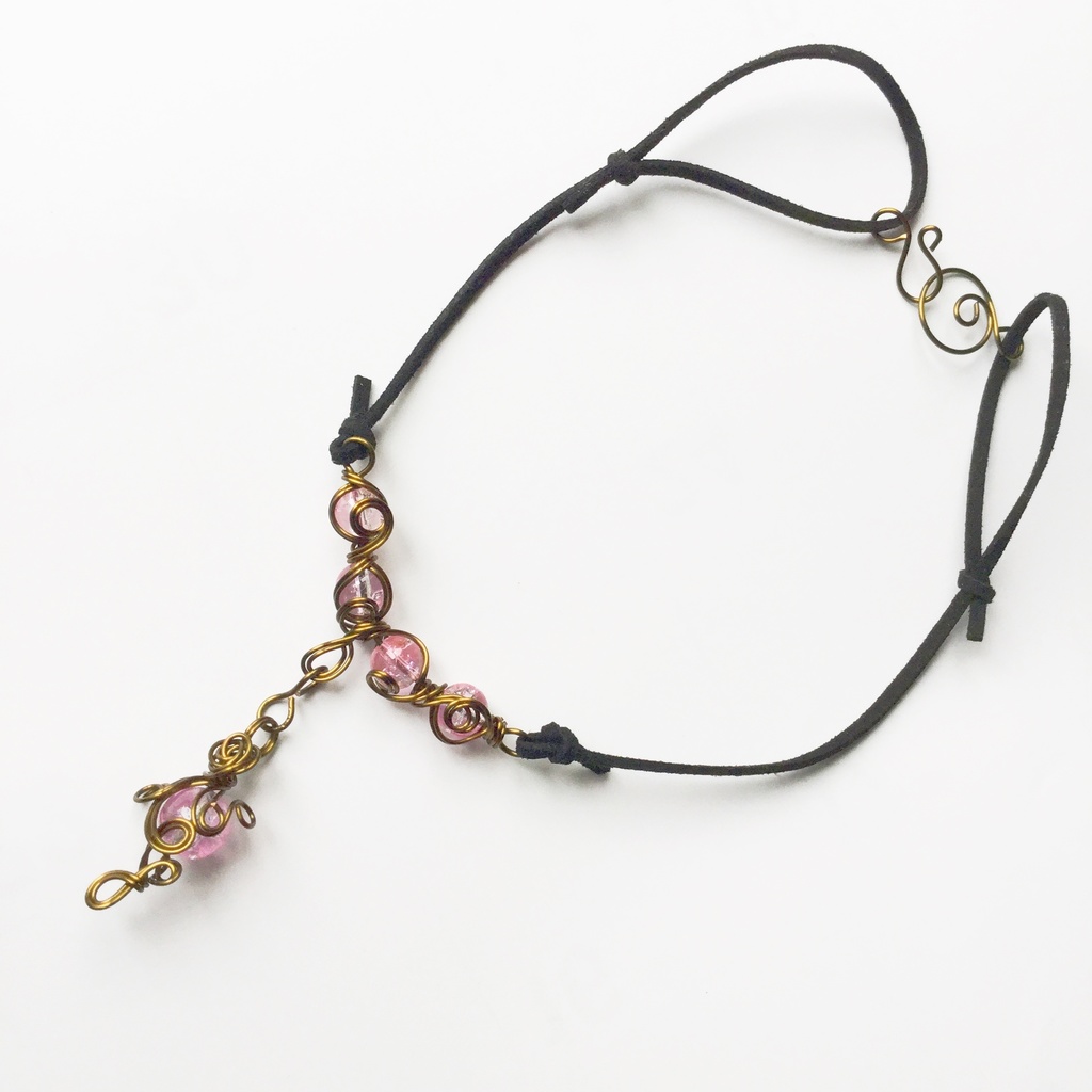 クラックビーズとワイヤーのネックレス