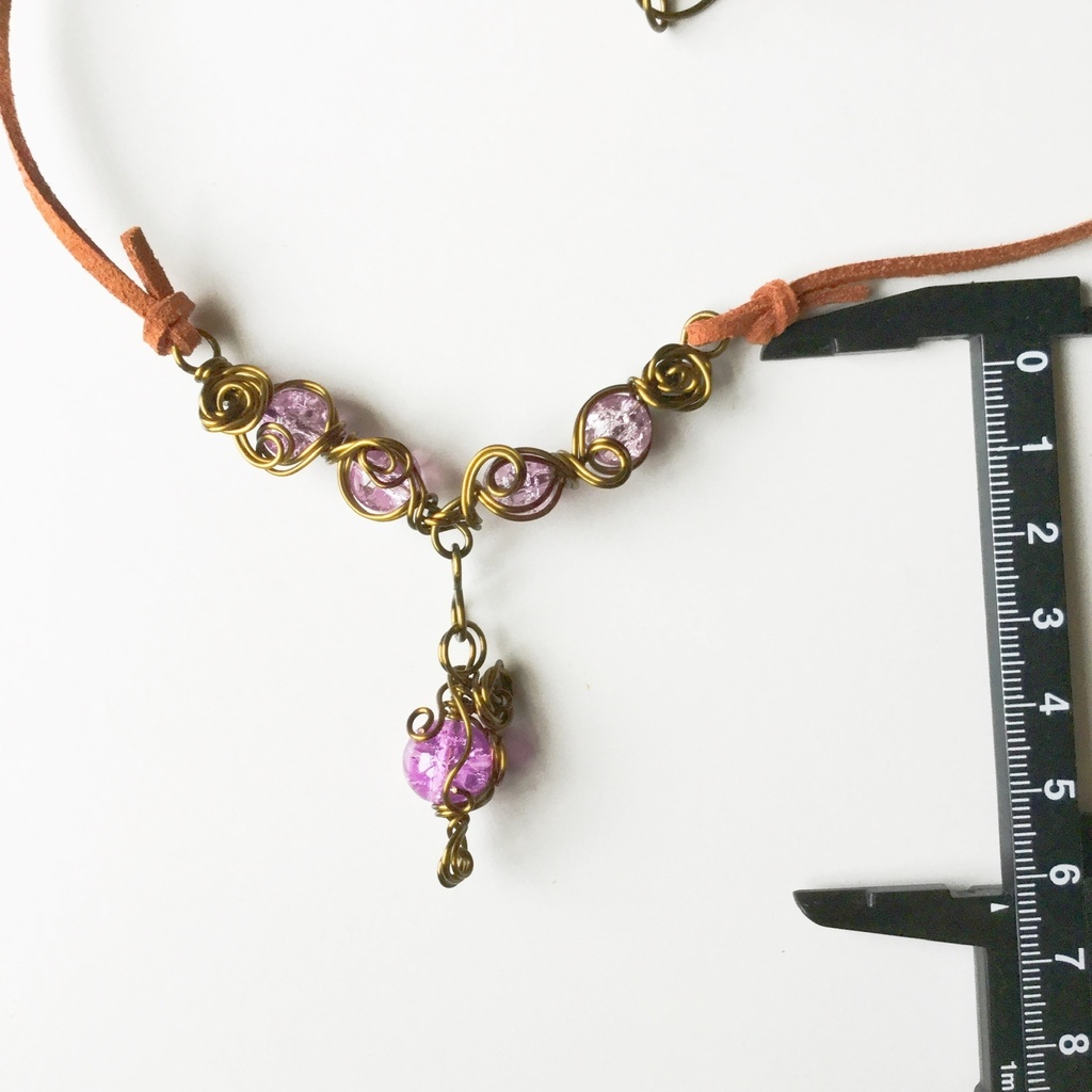 クラックビーズとワイヤーのネックレス