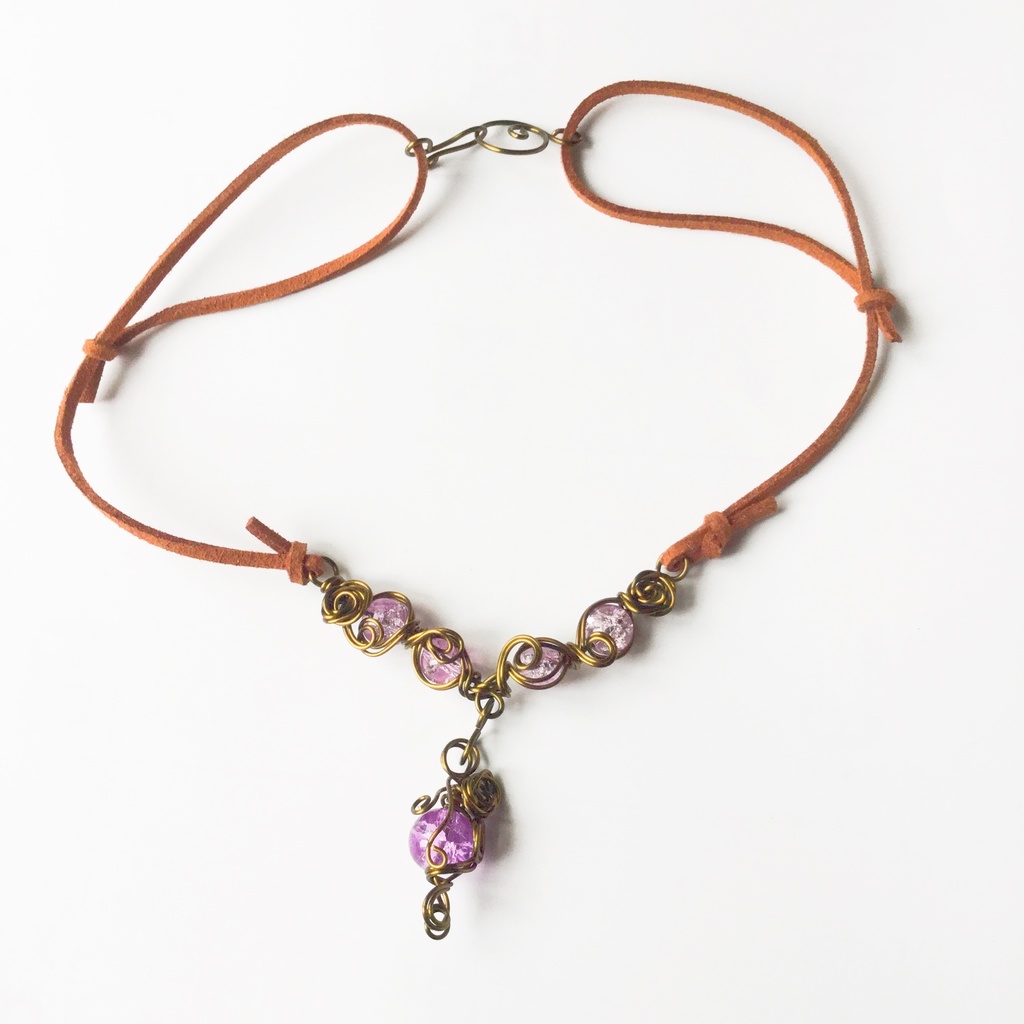 クラックビーズとワイヤーのネックレス