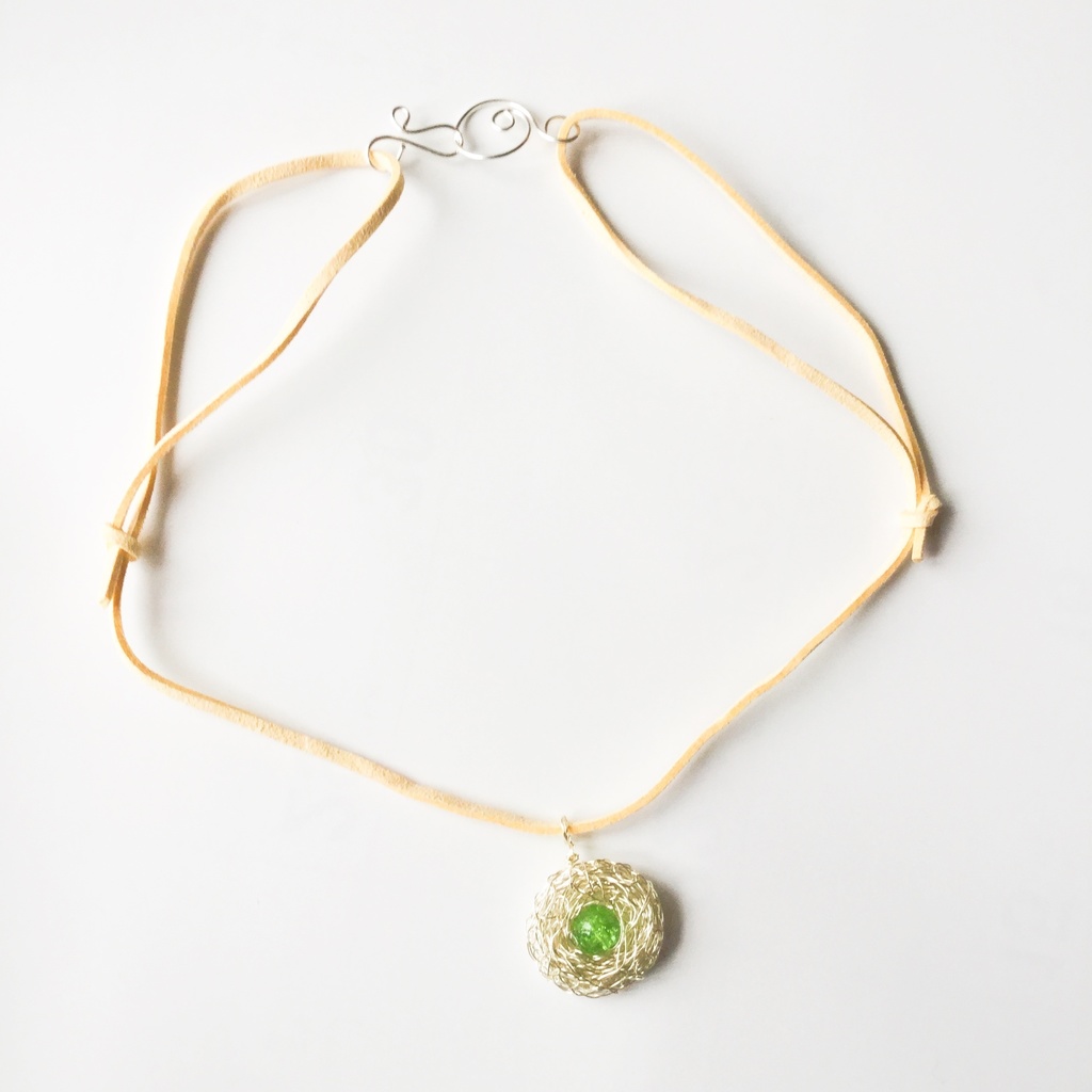 巣ごもりたまごネックレス