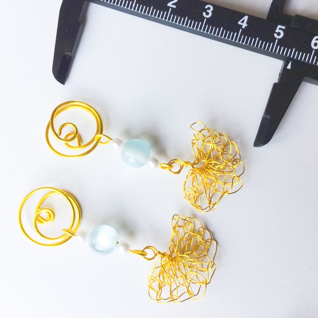 半月ドレスのイヤリング