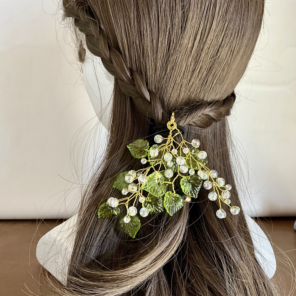 光をまとう森の実ヘアフック［Little Bloom］