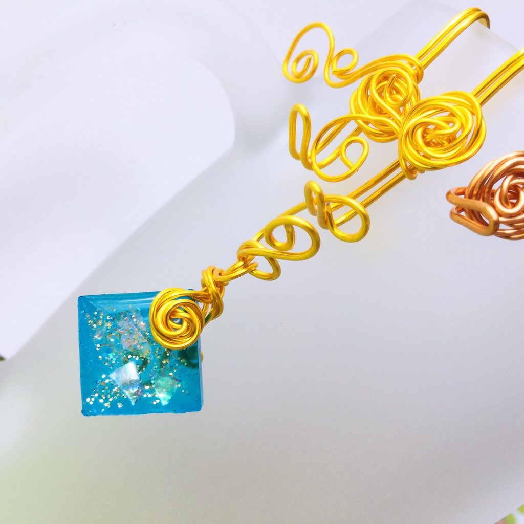 水の宝石 イヤーカフ