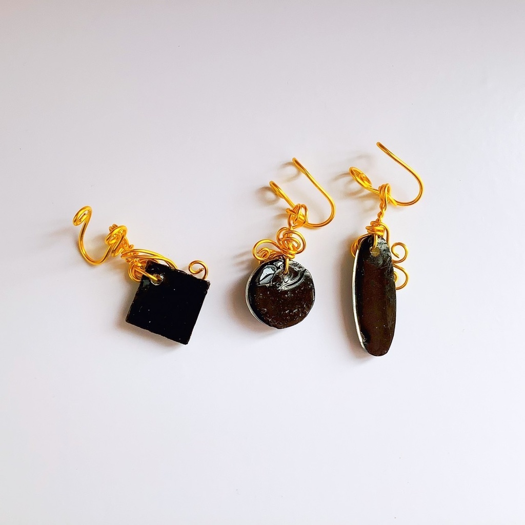 夜光貝のイヤーカフ