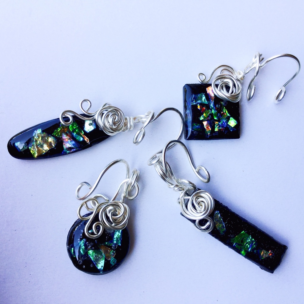 夜光貝のイヤーカフ