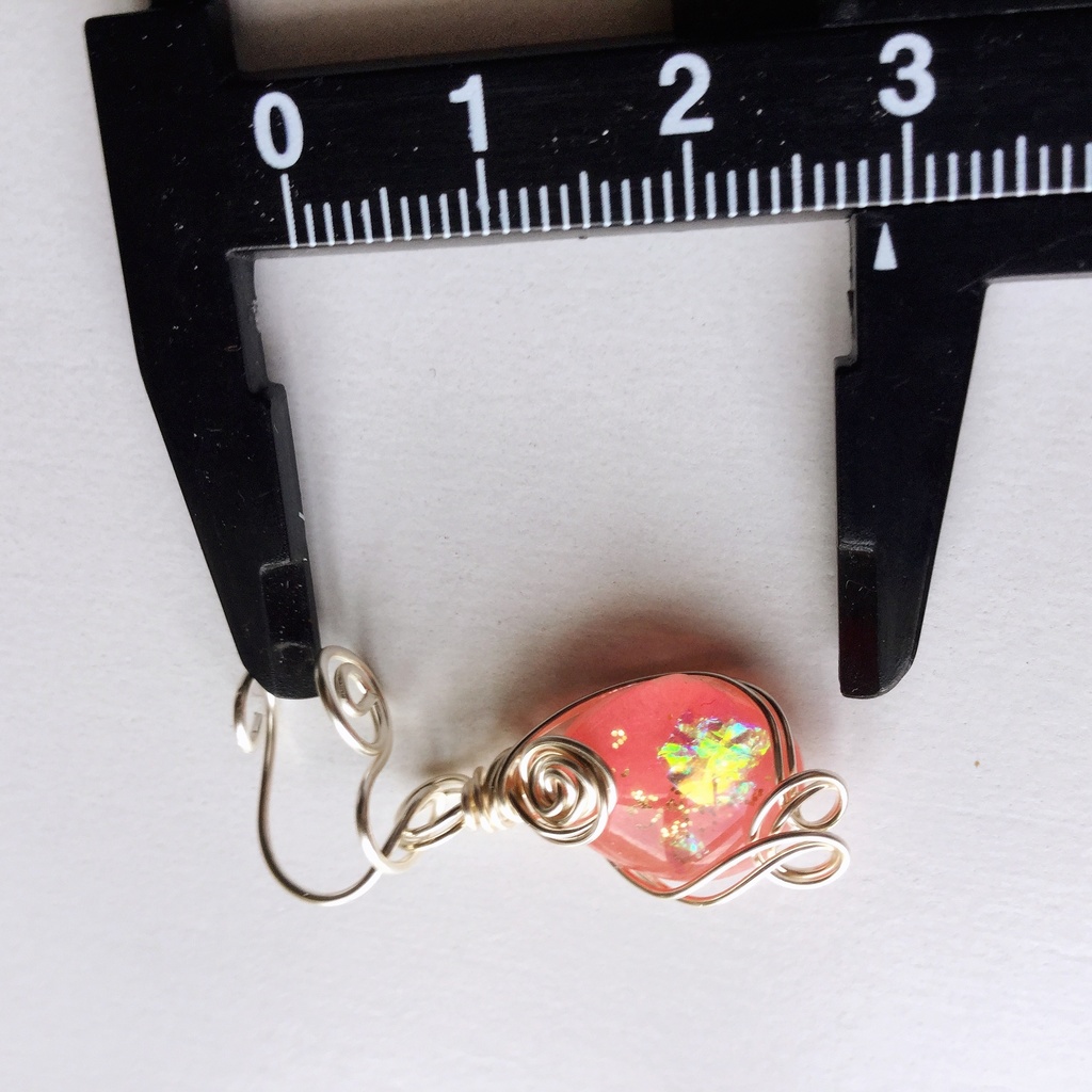 魔法石のイヤーカフ