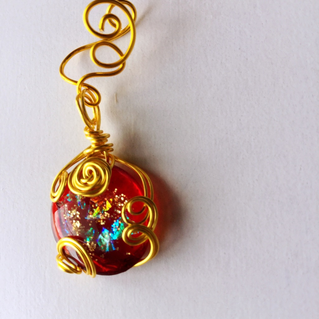 魔法石のイヤーカフ