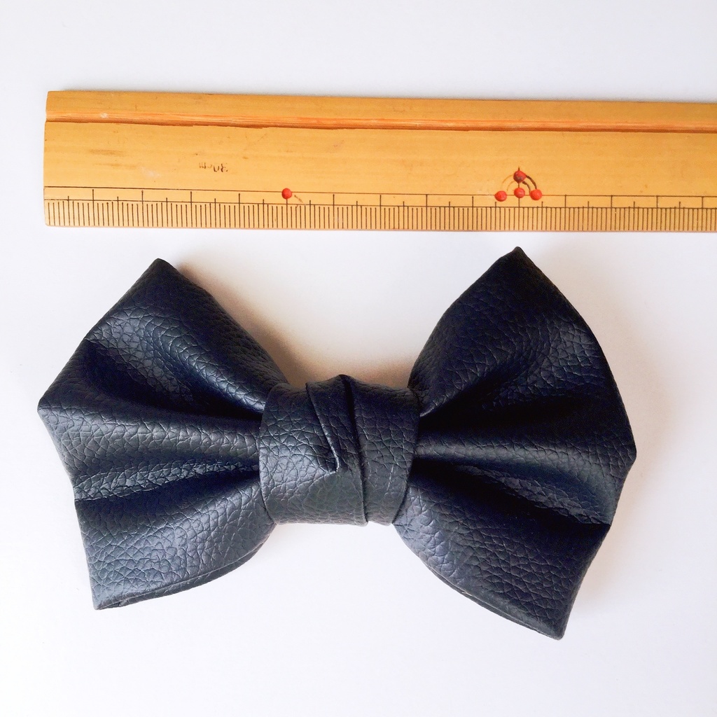 合皮のリボンバレッタ