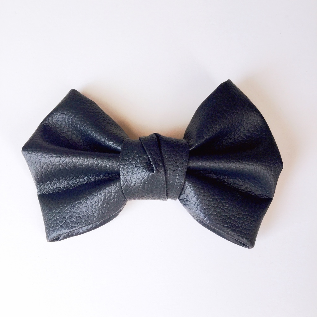 合皮のリボンバレッタ