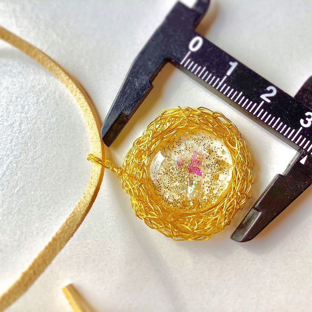 巣ごもりたまごのネックレス2