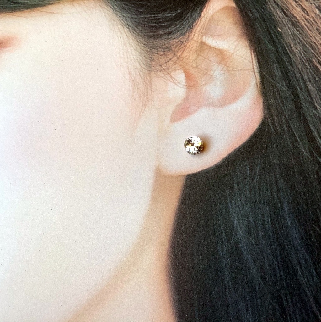 【金属アレルギー対応】5mmガラスの一粒ピアス【サージカルステンレス】