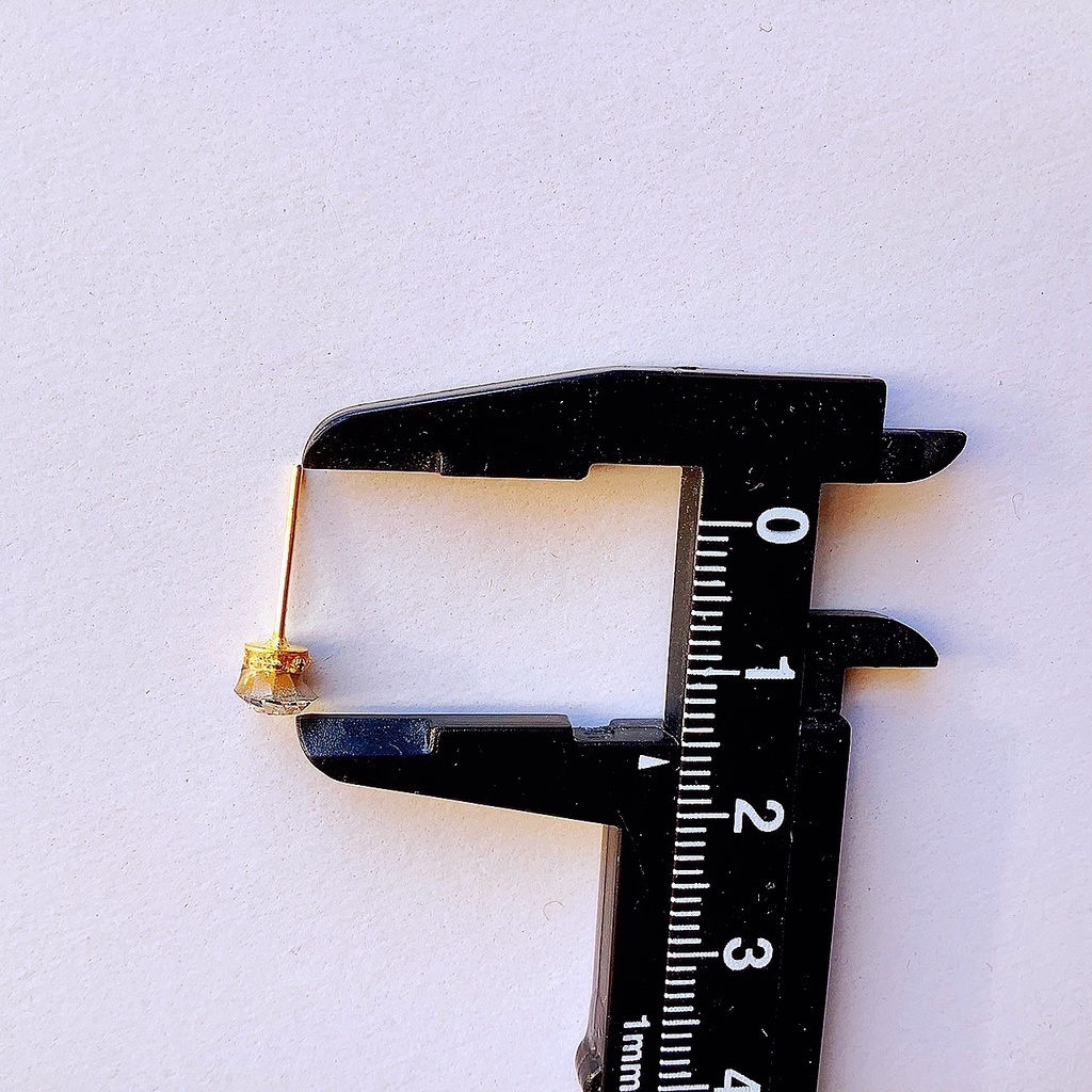 【金属アレルギー対応】5mmガラスの一粒ピアス【サージカルステンレス】