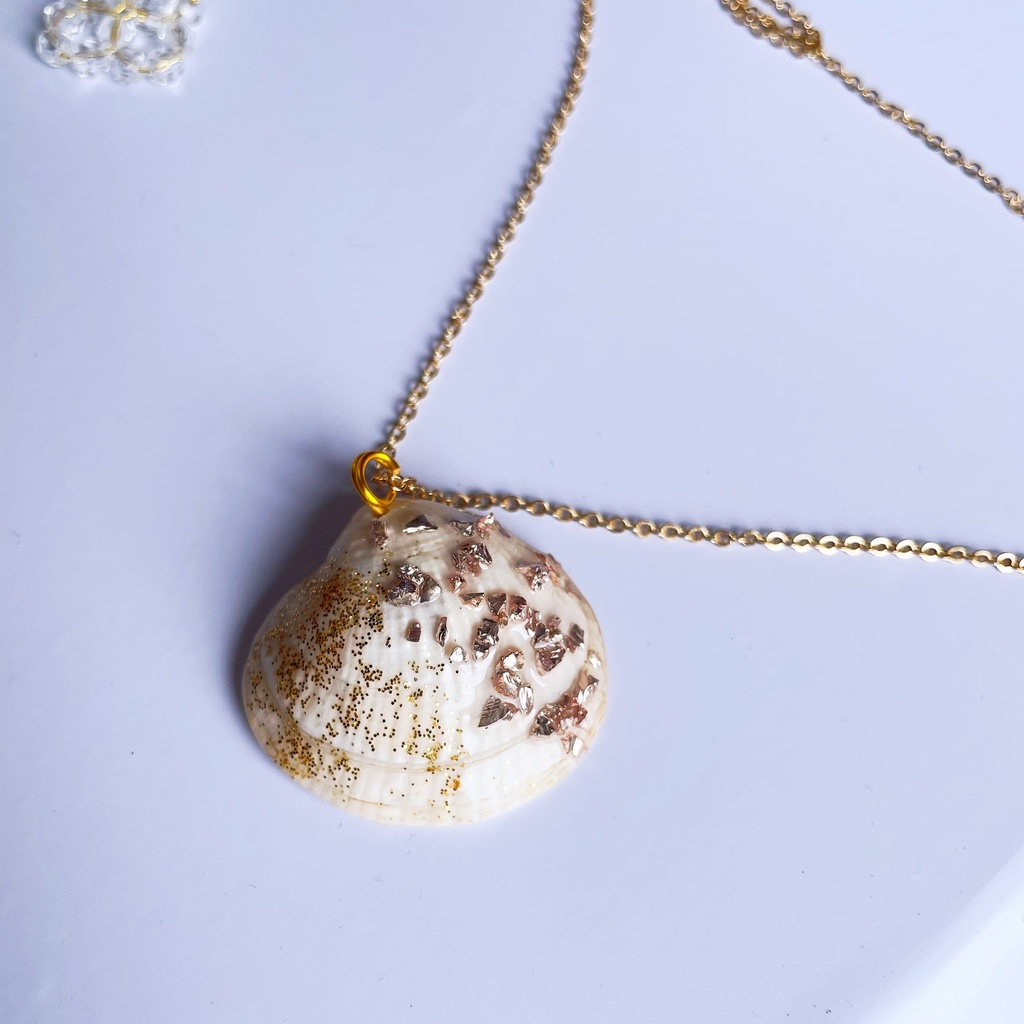 瀬戸内海の貝殻ネックレス