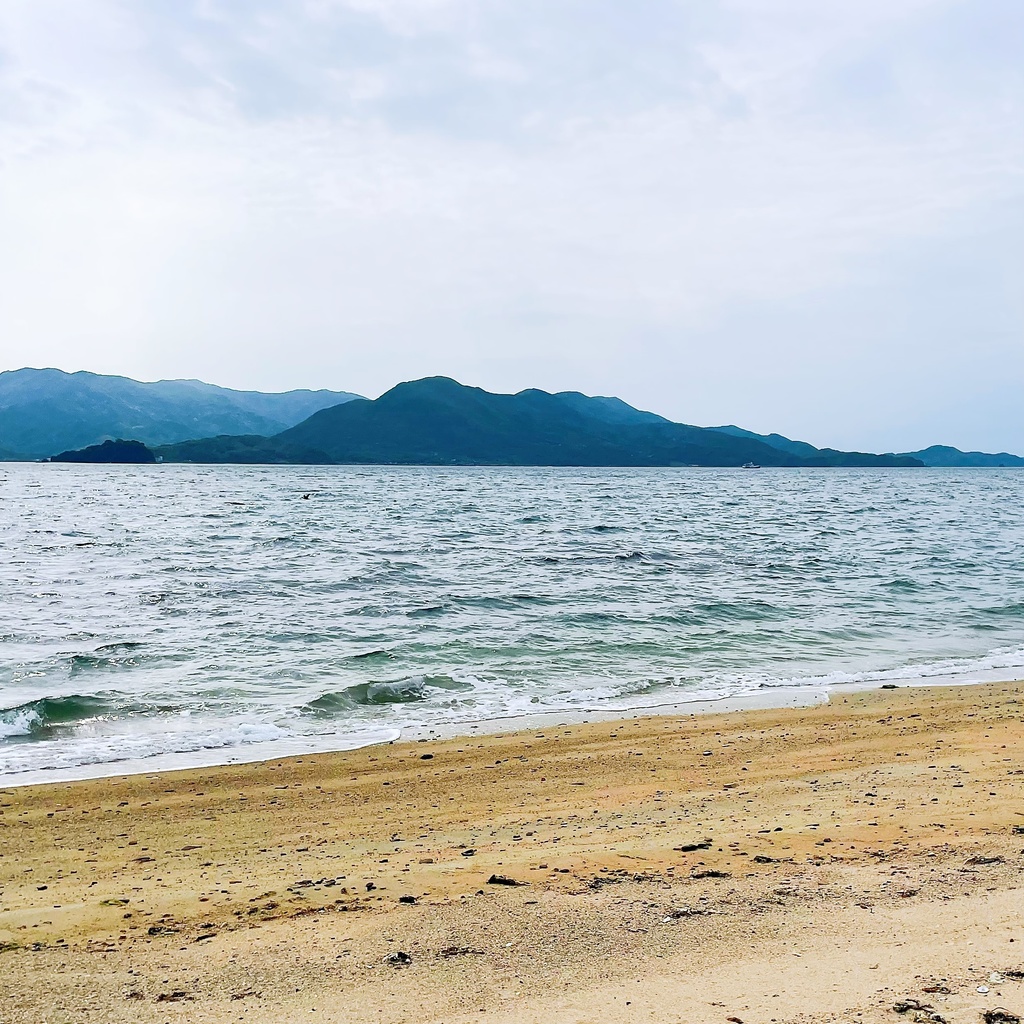 瀬戸内海のシーグラスのピアス［金属アレルギー対応］