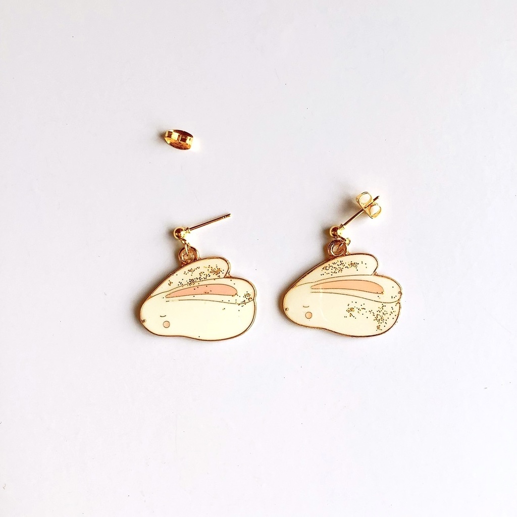 うさぎのピアス［イヤリング変更可］［金属アレルギー対応］