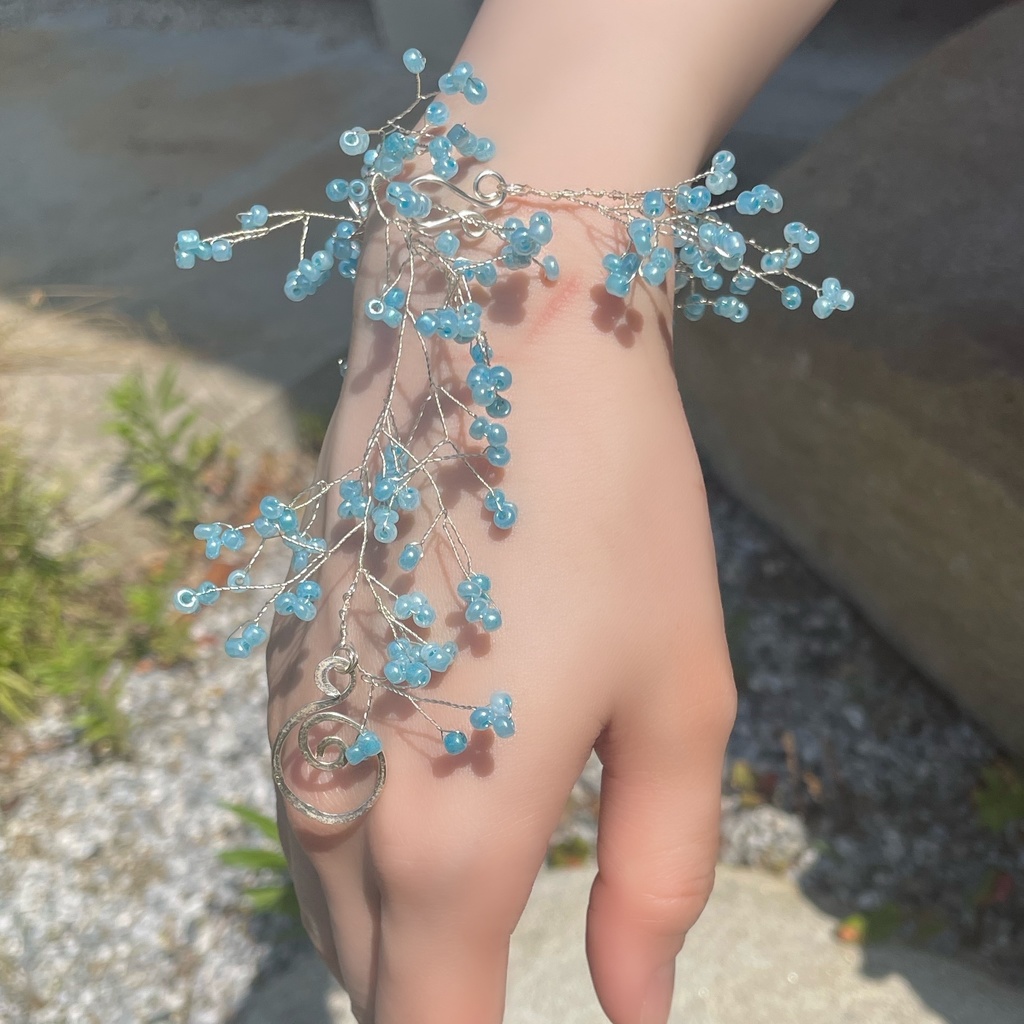 たっぷり小花のアンクレット ライトブルー