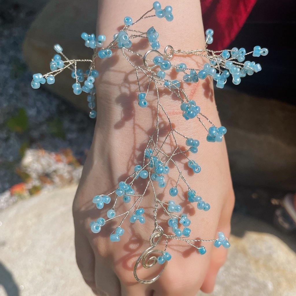 たっぷり小花のアンクレット ライトブルー