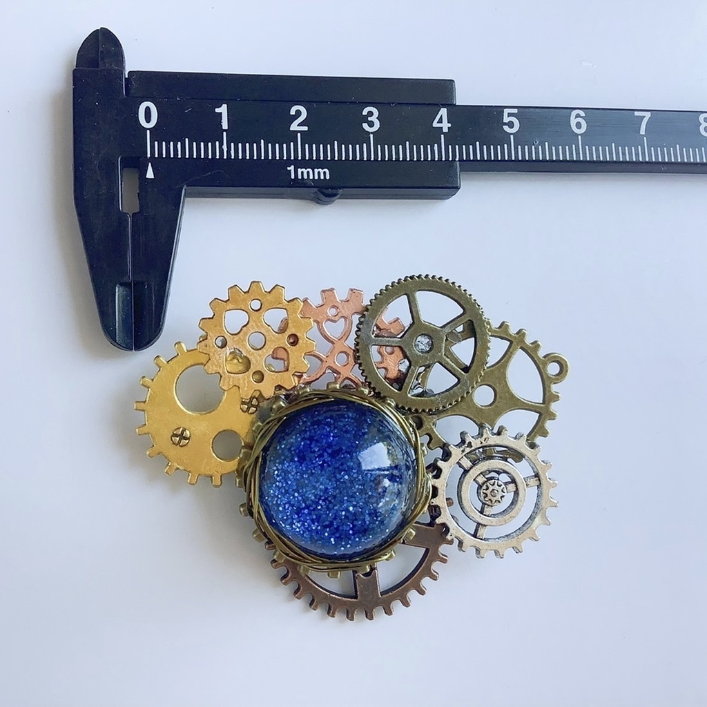 歯車のブローチ